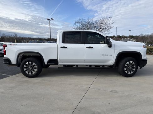 Certified 2024 Chevrolet Silverado 2500 Custom w/ Custom Value Package image 11