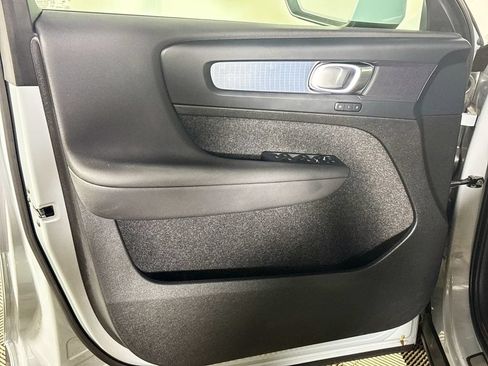 Used 2025 Volvo XC40 B5 Core AWD/4WD image 10