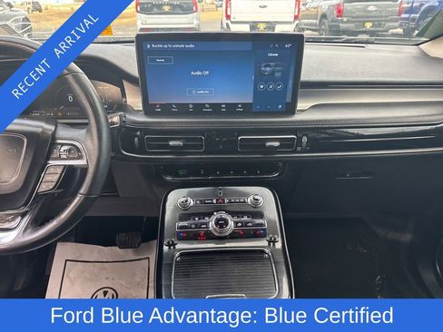 Used 2022 Lincoln Nautilus Standard w/ Premium Package image 10