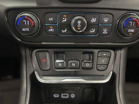 Used 2020 GMC Terrain SLT w/ Preferred Package image 30