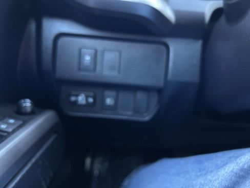 Used 2020 Toyota Tacoma DOUBLE CAB image 8