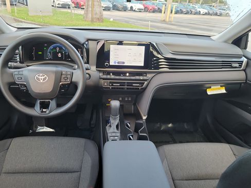Used 2026 Toyota Camry LE image 10