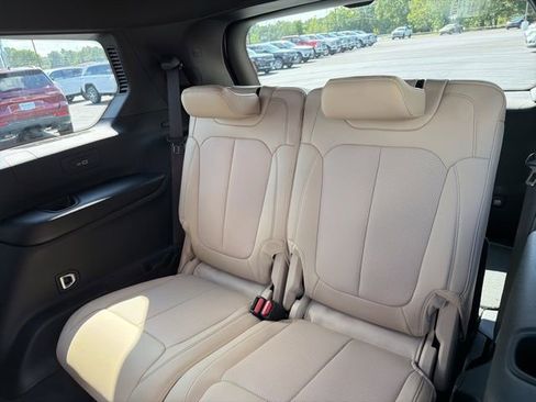 New 2025 Jeep Grand Cherokee L Limited w/ Luxury Tech Group II image 25