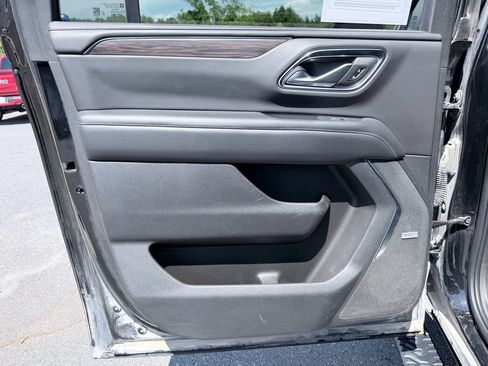 Used 2022 Chevrolet Suburban Z71 AWD/4WD image 33