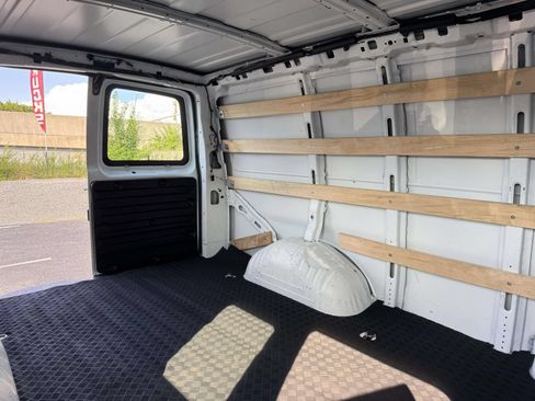 Used 2025 Chevrolet Express 2500 w/ Driver Convenience Package RWD image 15
