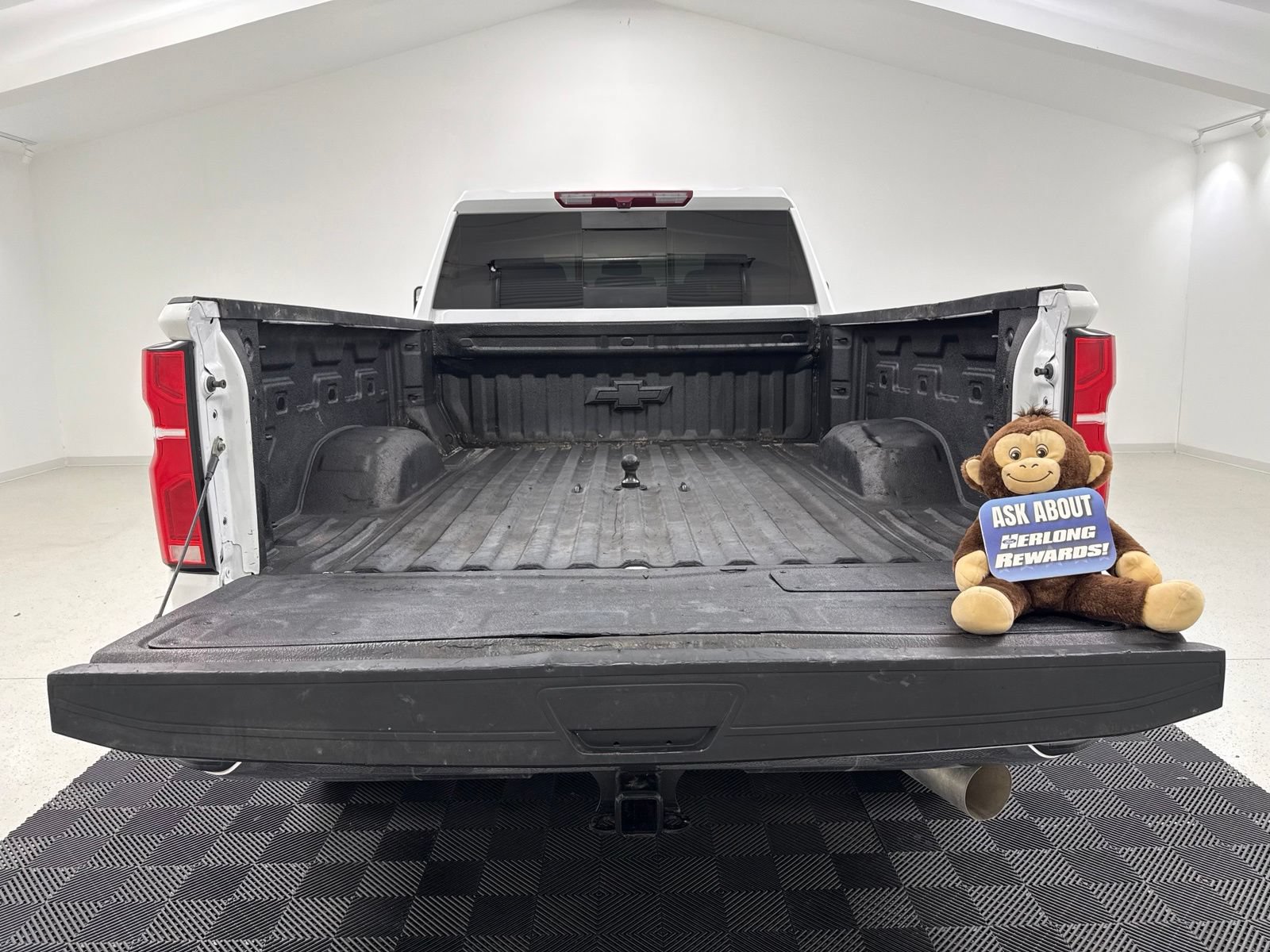 Used 2024 Chevrolet Silverado 2500 LTZ w/ LTZ Convenience Package AWD/4WD image 9
