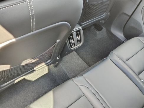 New 2026 Volvo XC40 B5 Core w/ Climate Package image 26