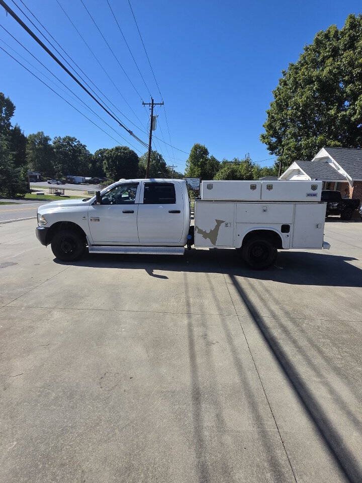 Used 2012 RAM 3500 ST RWD image 2