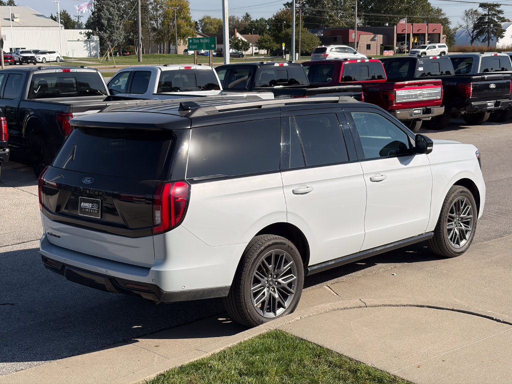 Used 2025 Ford Expedition Platinum w/ Stealth Performance Package AWD/4WD image 6