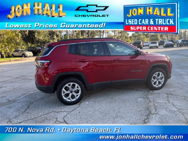 Used 2025 Jeep Compass Latitude AWD/4WD image 11