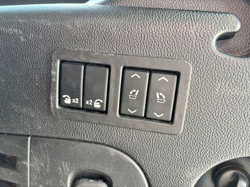 Used 2019 GMC Yukon XL SLT AWD/4WD image 22