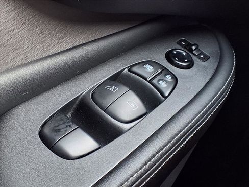 Certified 2022 Nissan Murano SV w/ SV Midnight Edition Package image 10