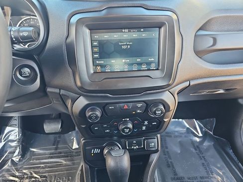 Used 2021 Jeep Renegade Sport w/ Sport Appearance Group image 19