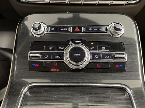 Used 2021 Lincoln Nautilus Standard image 24