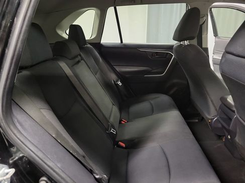 Used 2019 Toyota RAV4 LE FWD image 24