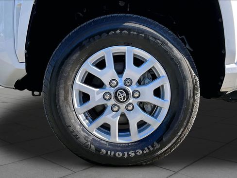 Certified 2024 Toyota Tacoma SR5 AWD/4WD image 12