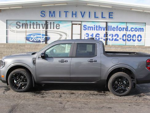 New 2026 Ford Maverick Lariat w/ Black Appearance Package image 4