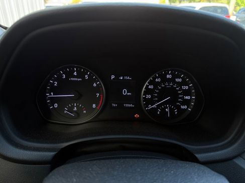 Used 2019 Hyundai Elantra GT FWD image 9