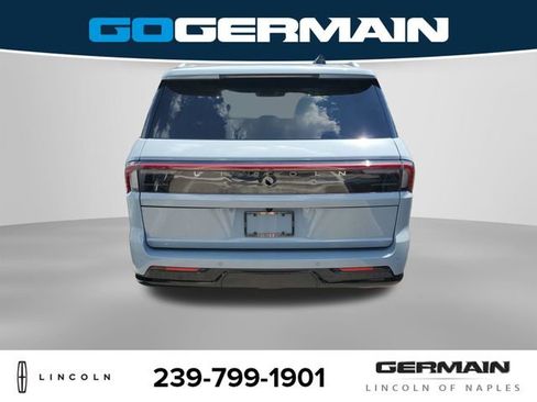 New 2026 Lincoln Navigator L Reserve AWD/4WD image 9