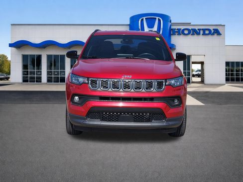 Used 2024 Jeep Compass Latitude AWD/4WD image 6