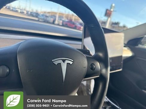Used 2018 Tesla Model 3 Long Range image 11