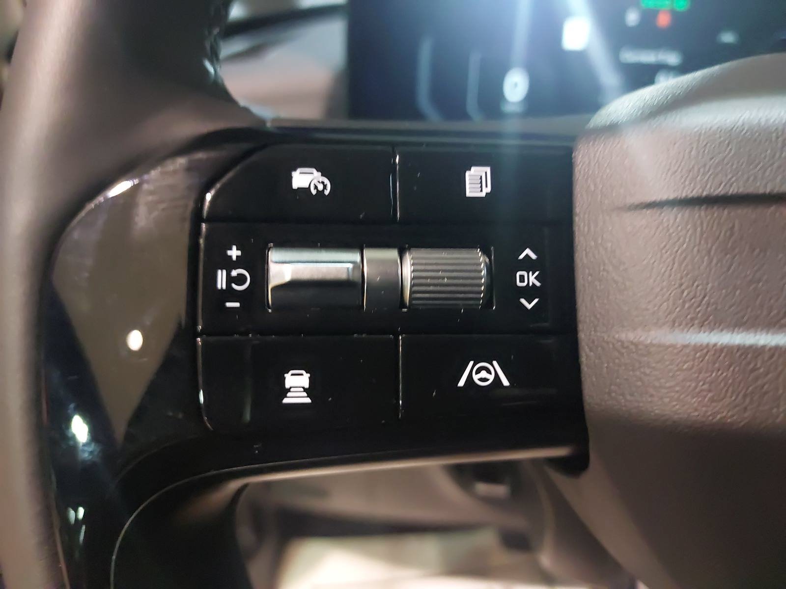 Used 2027 Kia Carnival SX Prestige FWD image 17