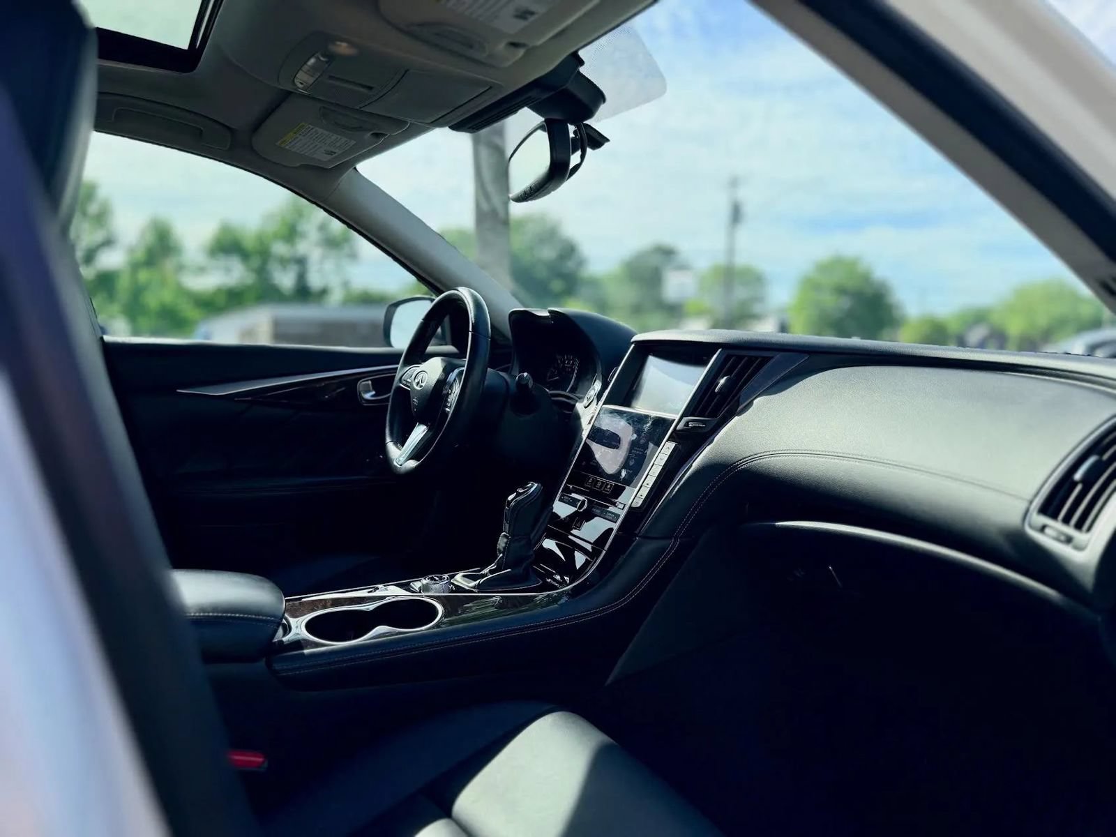 Used 2019 INFINITI Q50 Luxe w/ Cargo Package (L96) RWD image 28
