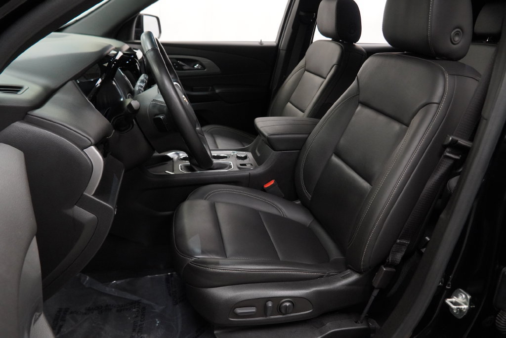 Used 2023 Chevrolet Traverse LT FWD image 4