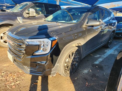 Certified 2023 GMC Terrain SLE w/ Driver Convenience Package image 2