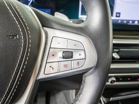 Used 2025 BMW X7 xDrive40i image 22