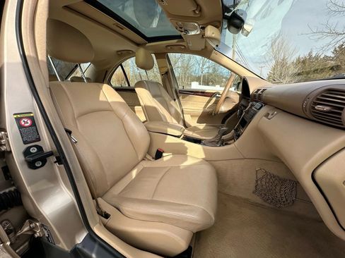 Used 2001 Mercedes-Benz C 320 Sedan image 15