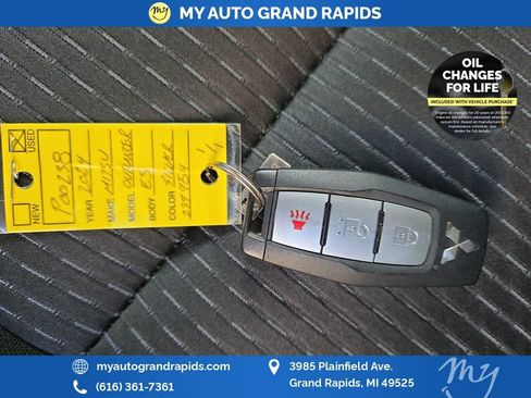 Used 2024 Mitsubishi Outlander ES image 35