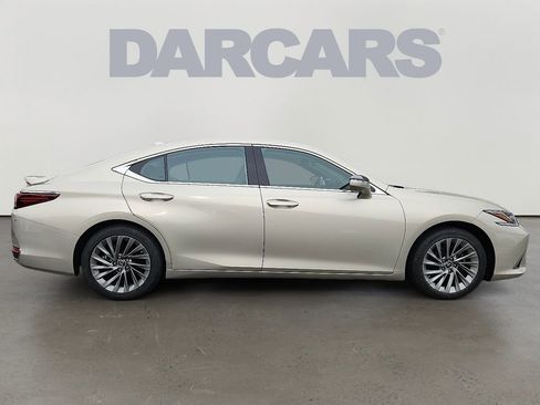Used 2024 Lexus ES 300h w/ Luxury Package image 7