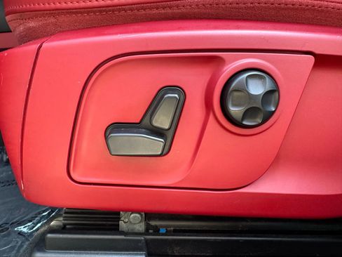 Used 2017 Maserati Levante w/ Luxury Package image 29