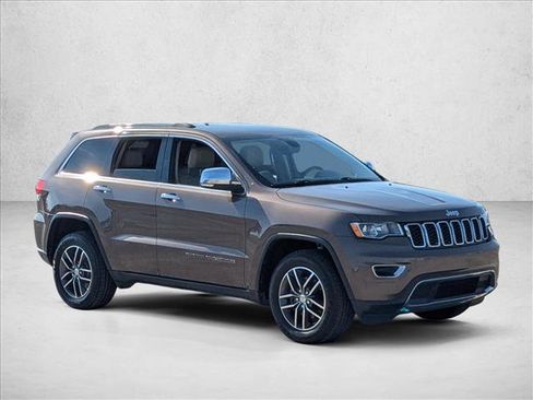 Used 2017 Jeep Grand Cherokee Limited image 3