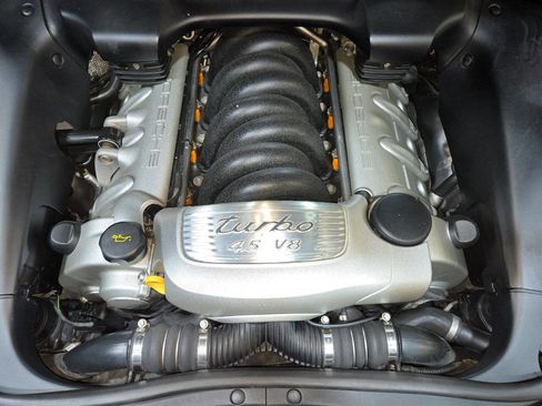 Used 2006 Porsche Cayenne Turbo S image 6