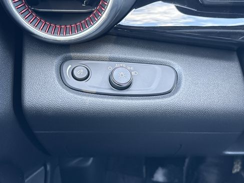 New 2026 Chevrolet Trax RS w/ Sunroof Package image 31