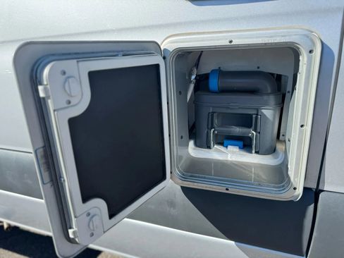 Used 2022 Mercedes-Benz Sprinter 2500 image 11