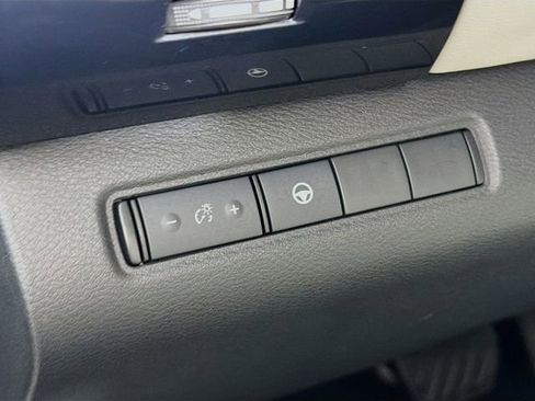 Certified 2022 Nissan Pathfinder SV AWD/4WD image 12