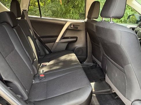 Used 2018 Toyota RAV4 LE w/ All Weather Liner Package AWD/4WD image 22
