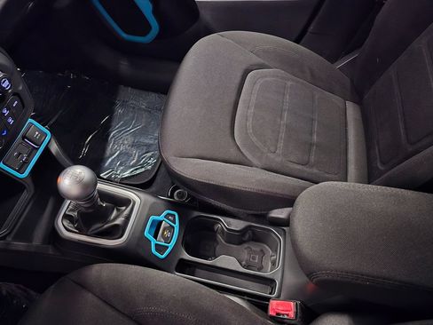 Used 2018 Jeep Renegade Latitude FWD image 24