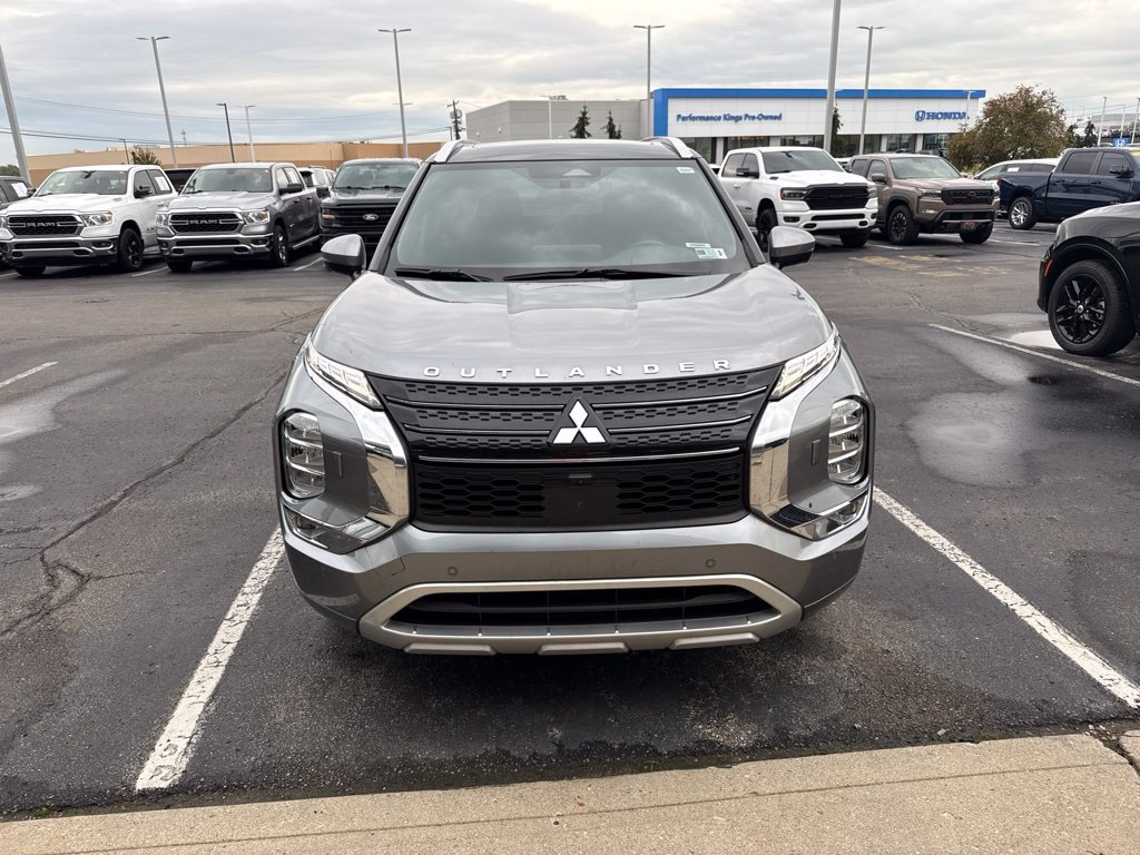 Used 2024 Mitsubishi Outlander SEL AWD/4WD image 2