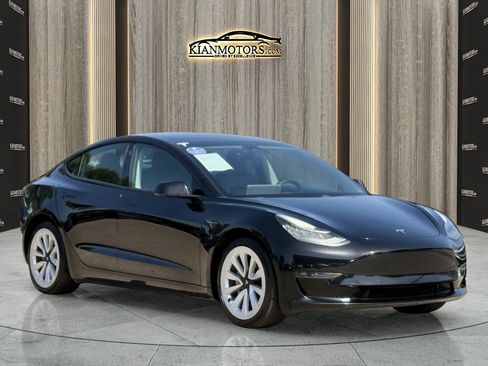 Used 2021 Tesla Model 3 Standard Range Plus RWD image 1