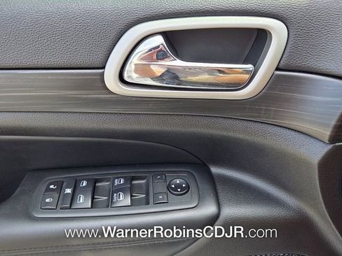 Used 2020 Jeep Grand Cherokee Altitude RWD image 31