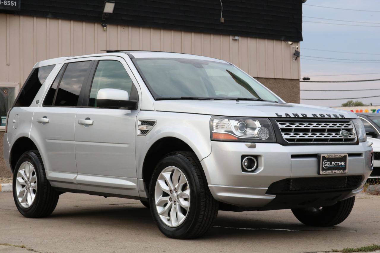 Used 2014 Land Rover LR2 AWD/4WD image 4