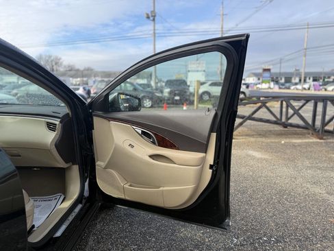 Used 2012 Buick LaCrosse Premium image 16