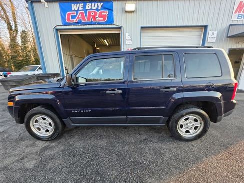 Used 2014 Jeep Patriot Sport image 8