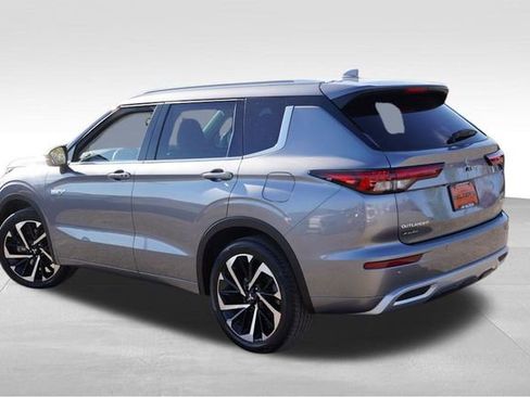 Used 2023 Mitsubishi Outlander SEL image 8