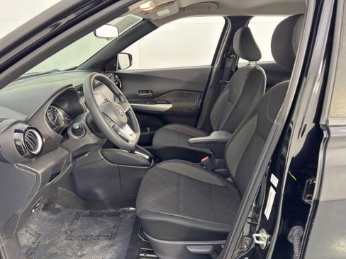 Used 2020 Nissan Kicks SV image 15