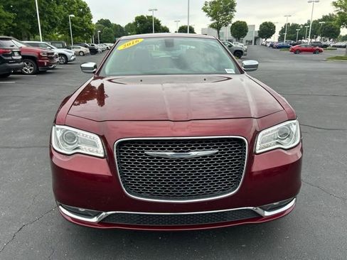 Used 2016 Chrysler 300 C RWD image 2
